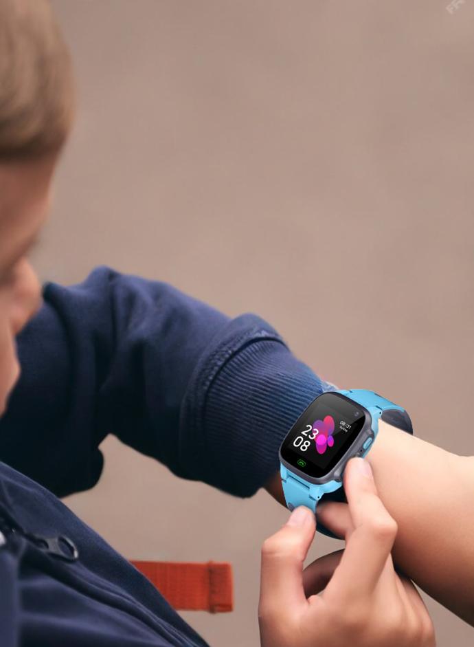 Green Lion Kids Smart Watch Series-1 β Lifestyle Shot