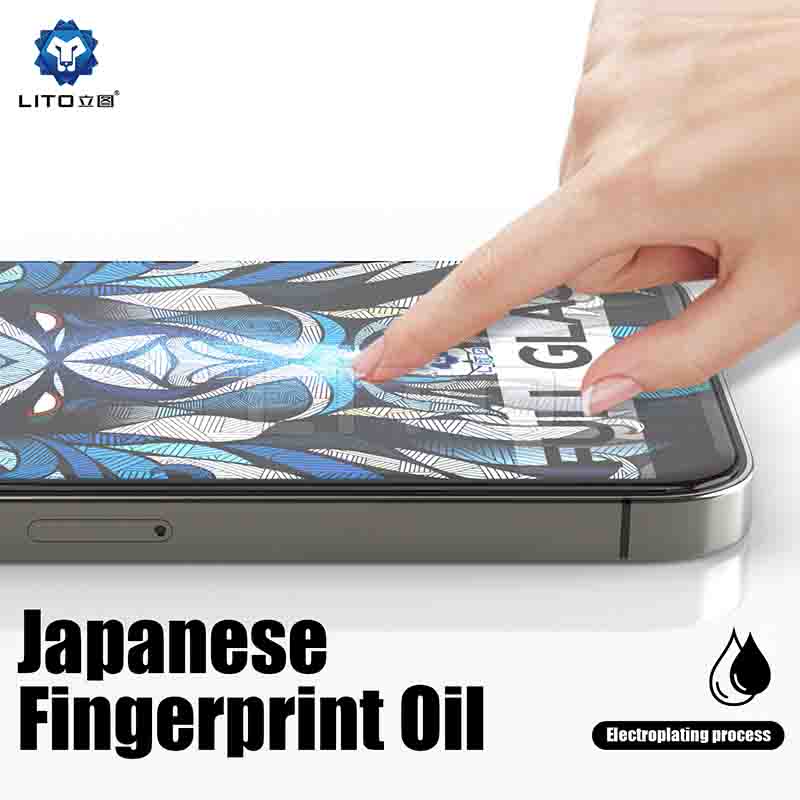 Close-up of Lito 300C ARC glass showing curved edge design.
