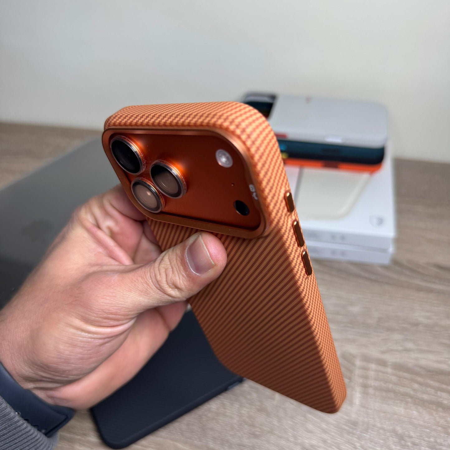 Carbon Fiber Protective Phone Case – Heavy-Duty Shockproof Design
