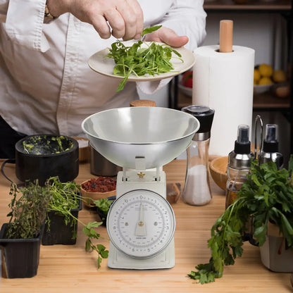 Green Lion Vintage Kitchen Scale – tare function detail