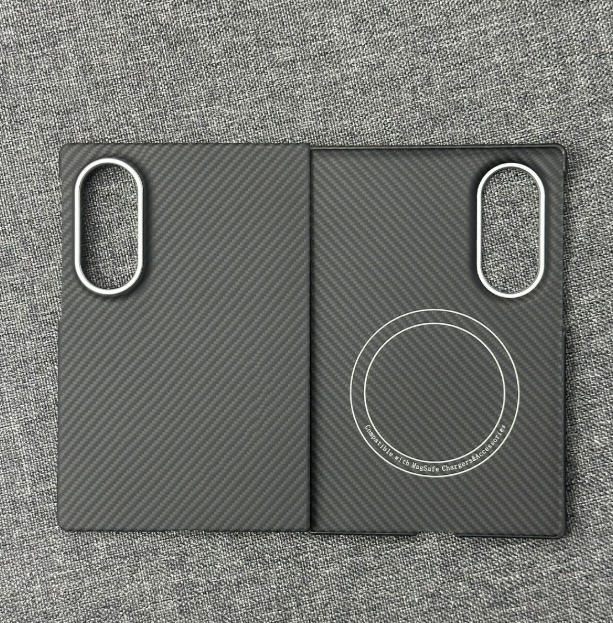 Carbon Fiber Slim Case Galaxy Z Fold 8 Ultra – two-piece slim shell, gray and black