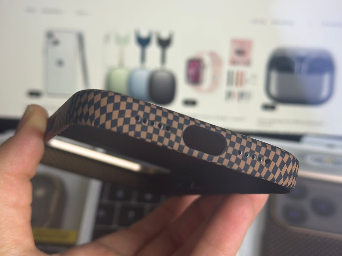 Carbon Fiber Slim Brown Case for iPhone 17 Series – Lightweight Protective Cover