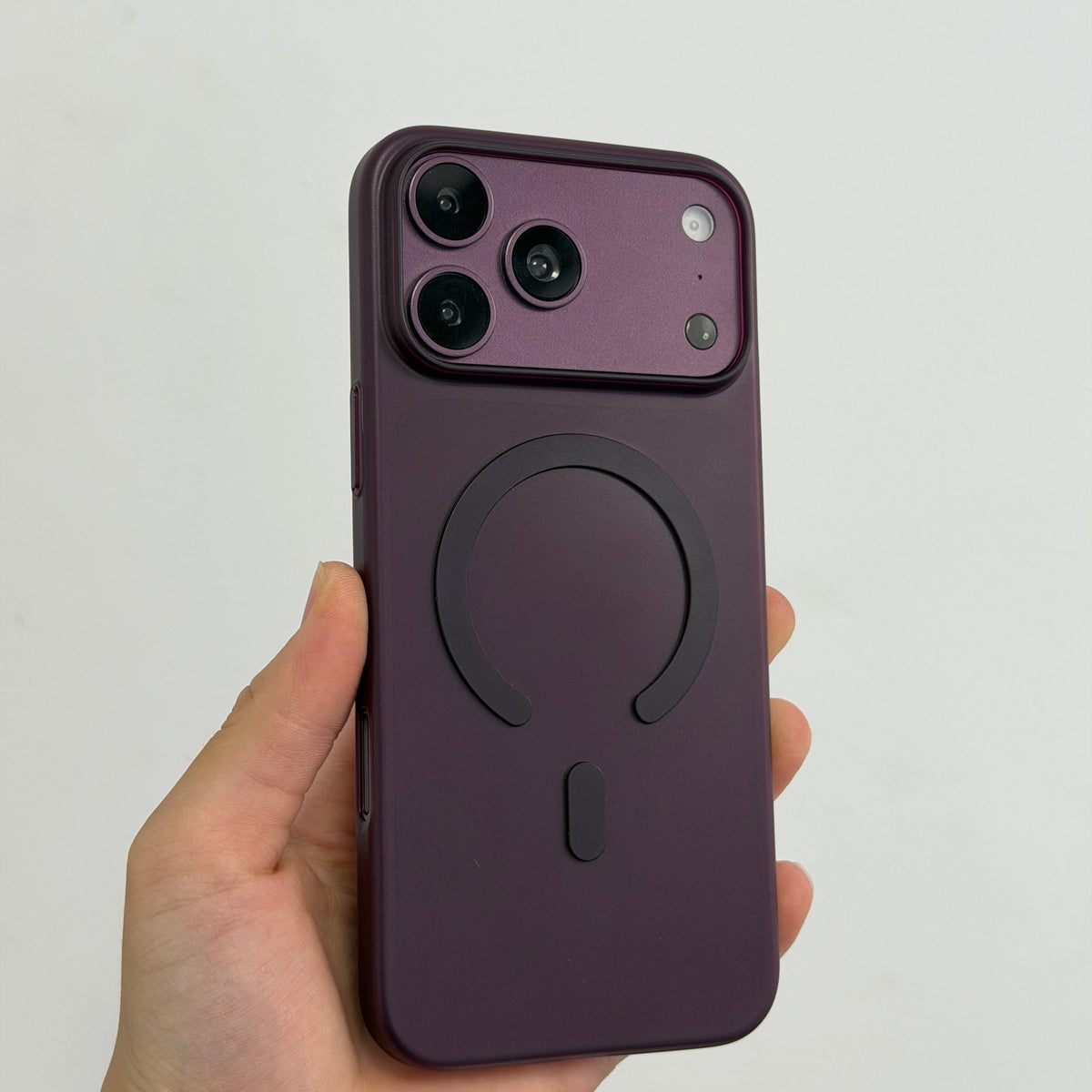 Ultra-Thin Frosted MagSafe Case for iPhone 17 Pro – PhoneHub Lebanon