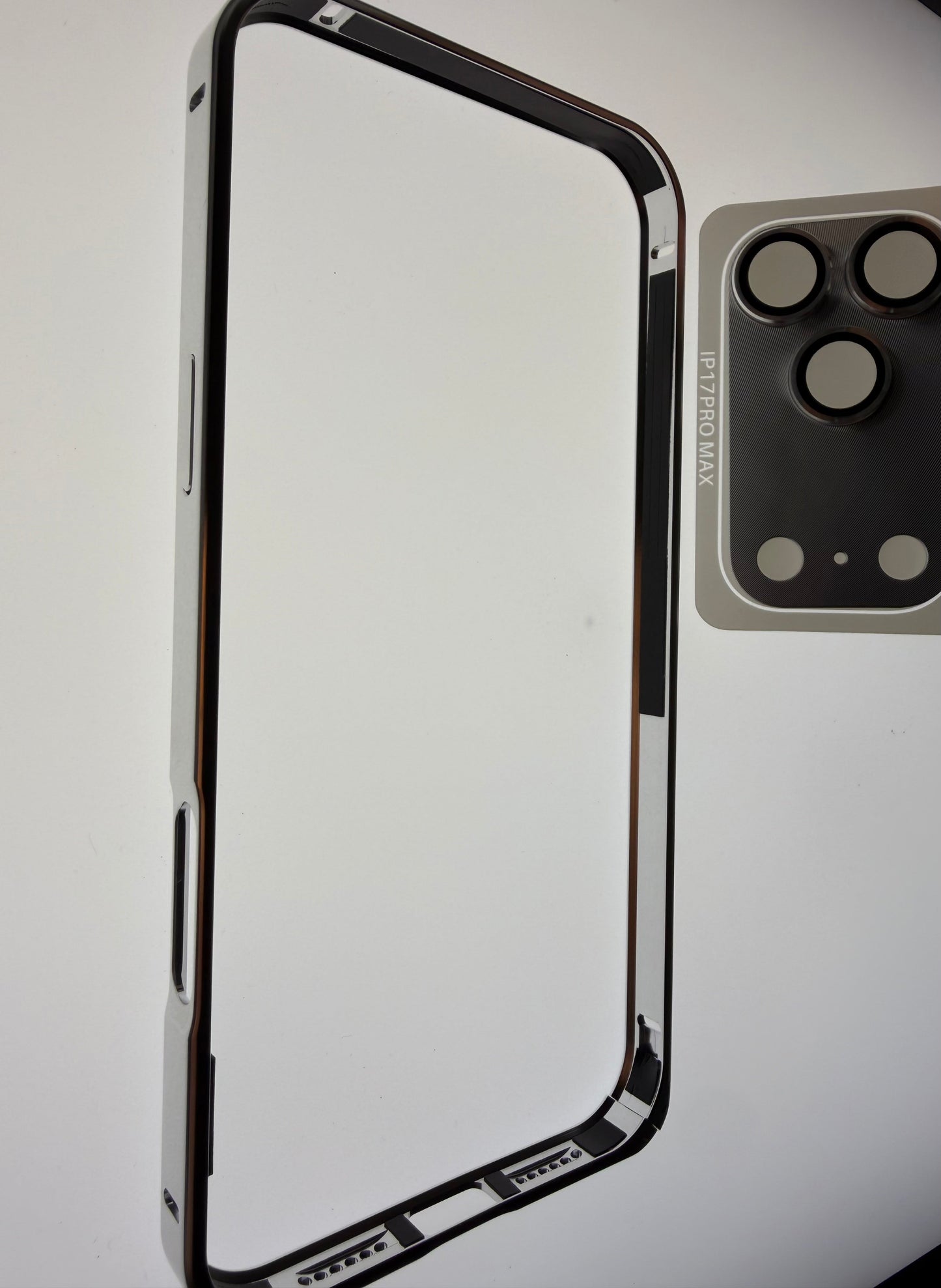 Aviation Aluminum Frame Case with Full Camera Protection – iPhone 17 Pro / Pro Max